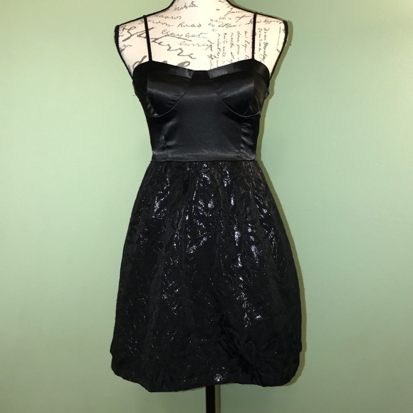 Forever 21 Dresses & Skirts - Cute black dress